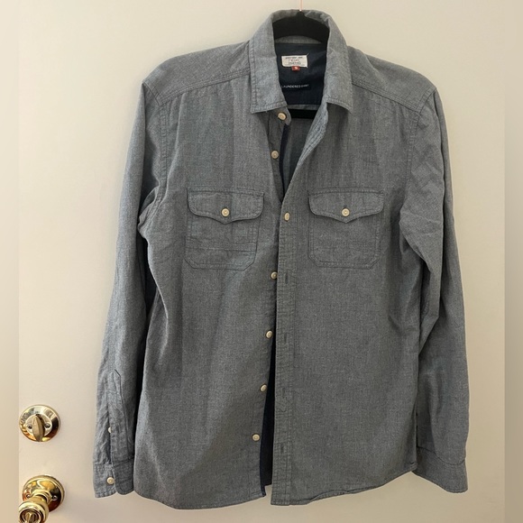 button up shirt size size small - Picture 1 of 4